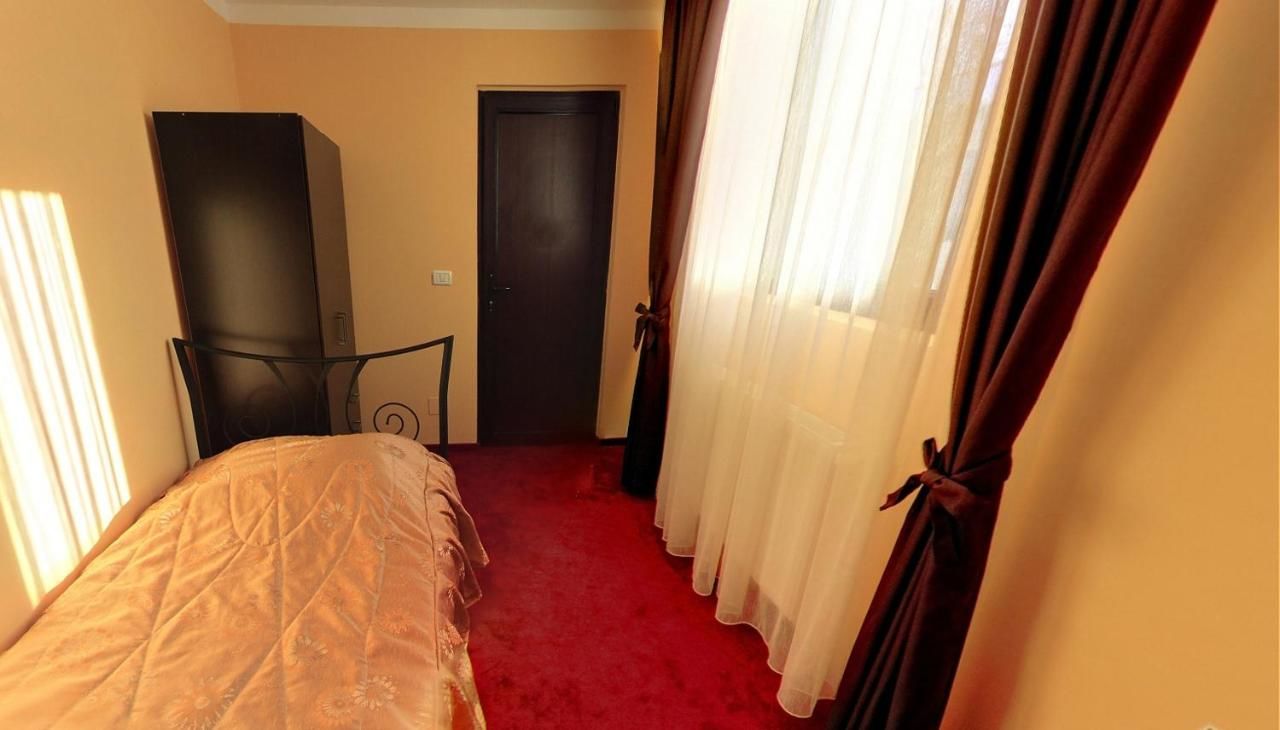 Гостевой дом La Storia Guest House Питешти-31